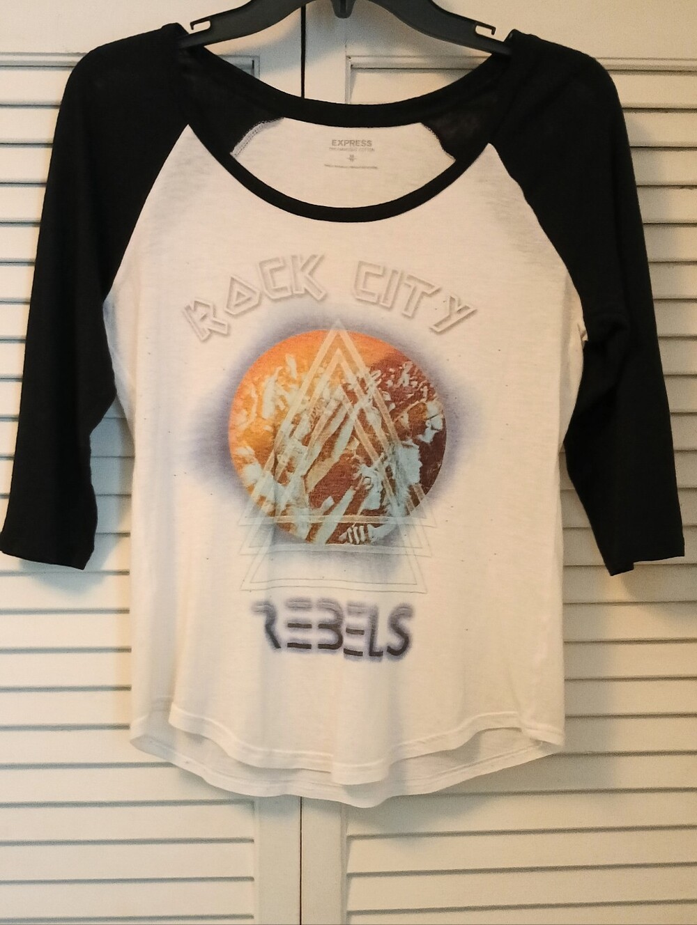 NWOT Express Rock City Rebels Graphic Black & White Baseball Scoop Neck Tee (XS)